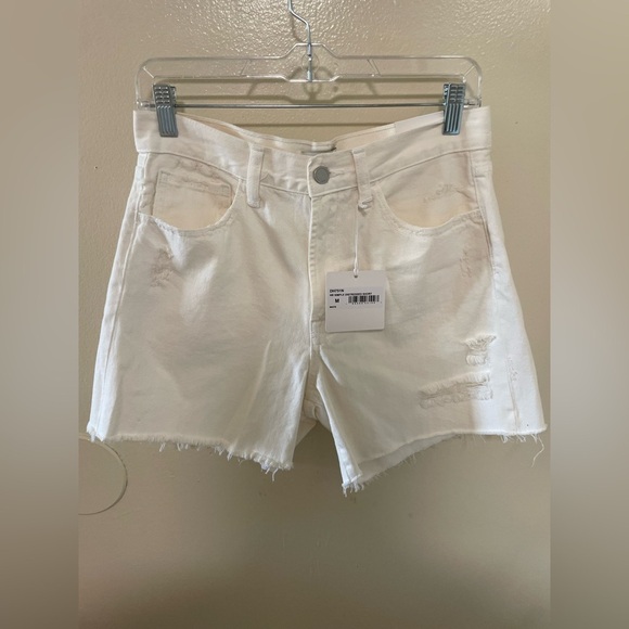 ✨NWT JBD White Denim Distressed Shorts Size M - Picture 3 of 13